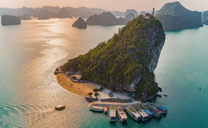 Thành Phố Hạ Long Có Gì? Khám Phá Trọn Vẹn Thiên Đường Du Lịch Miền Bắc