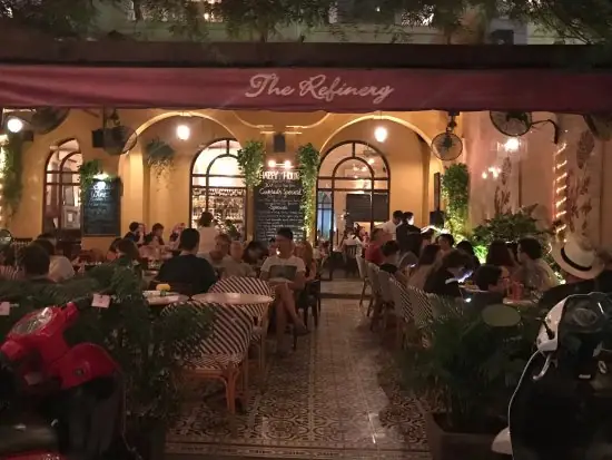 The Refinery - Quán Bar Ẩm Thực Pháp Sang Trọng Tại Trung Tâm Sài Gòn