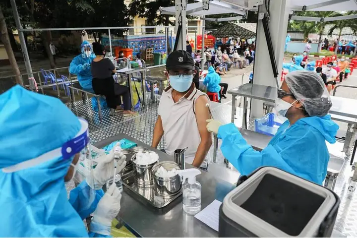 Tp Hcm Sẽ Thí Điểm 'thẻ Xanh, Thẻ Vàng Covid'