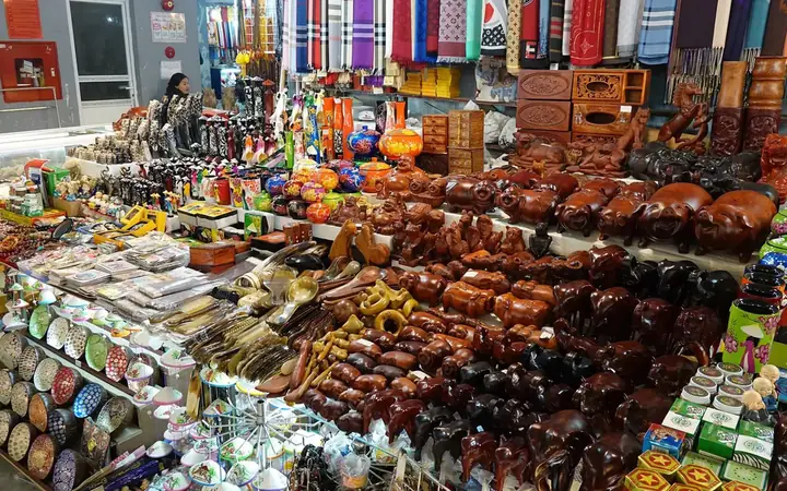10. Try Bargaining Skills In Halong Night Market.