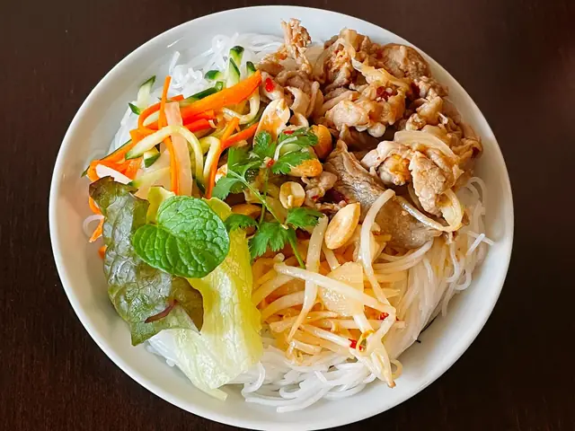 Sáng Nay Ăn Gì: Bún Bò Xào Phan Thiết Với Xốt Thịt Đậm Đà, Ăn Siêu Cuốn! - Ảnh 1