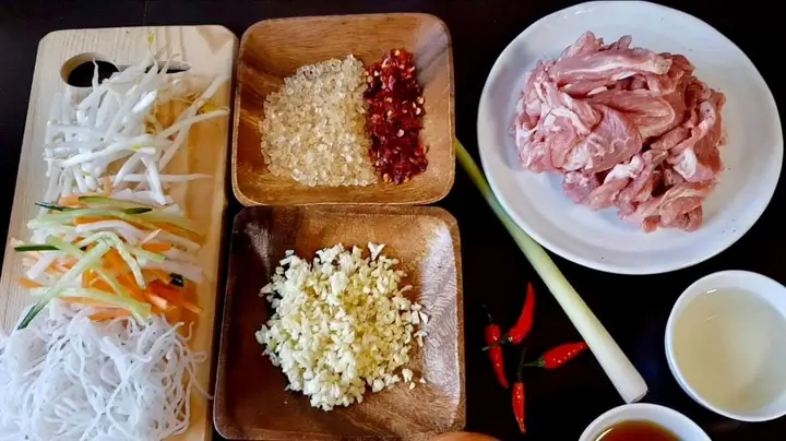 Sáng Nay Ăn Gì: Bún Bò Xào Phan Thiết Với Xốt Thịt Đậm Đà, Ăn Siêu Cuốn! - Ảnh 2