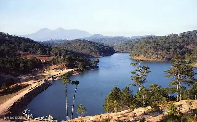 Thơ Về Thung Lũng Tình Yêu