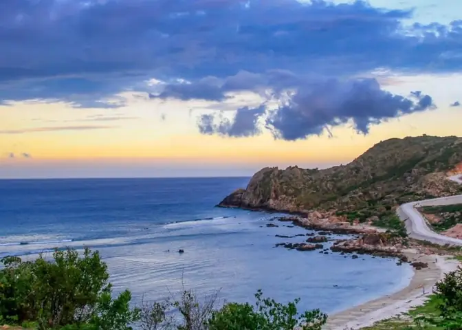 Thả Mình Vào Làn Nước Mát Lành Tại Các Bãi Biển Nha Trang