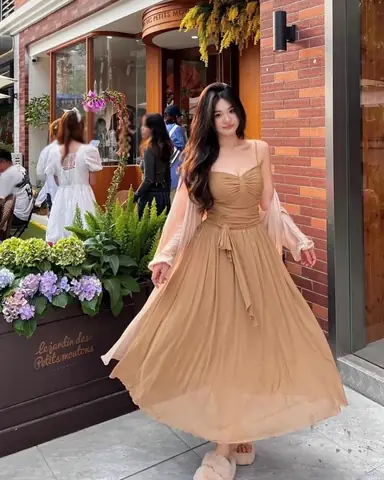 Thời Trang Đi Biển Cho Người Béo Bụng: Set Chân Váy Midi Xoè + Áo Dây Chun Ngực