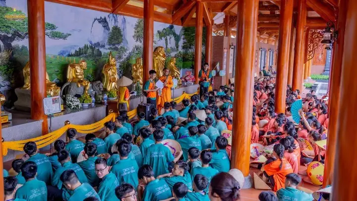 Đợt 1, Khóa Tu Mùa Hè Chùa Ba Vàng Được Khai Mạc Vào Ngày 12/6 Và Kết Thúc Ngày 19/6. Trong Thời Điểm Này Trên Mạng Xã Hội Lại Xuất Hiện 1 Clip Gây Tranh Cãi Có Hình Ảnh Nhà Sư Trụ Trì Của Chùa Ba Vàng. Ngày 19/6, Đại Đức Thích Trúc Thái Minh, Trụ Trì Chùa Ba Vàng Đã Có Văn Bản Báo Cáo Ubnd Tp Uông Bí.