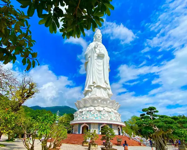 Thuyết Minh Chùa Linh Ứng Bãi Bụt Sơn Trà - 1 Trong 3 Ngôi Chùa ...