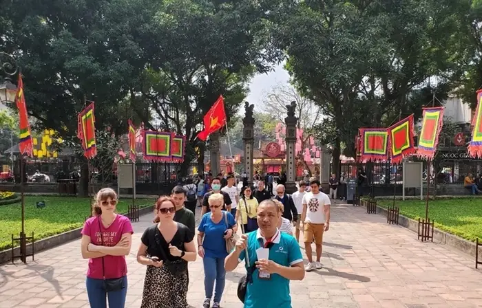 Có Nên Tip Cho Hướng Dẫn Viên Du Lịch Trong Nước?