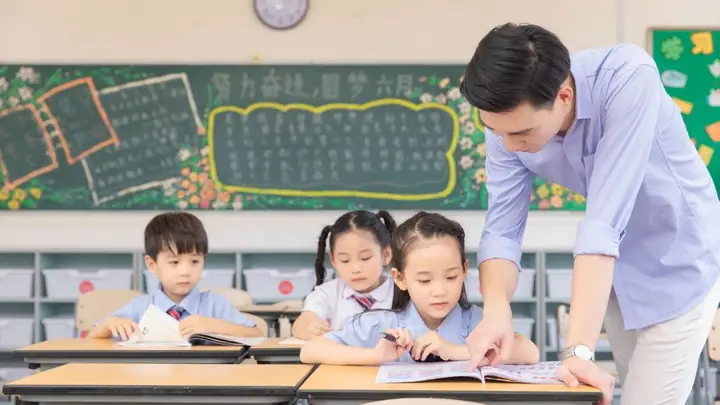 Kịch Bản Tiểu Phẩm Về Thầy Cô Mẫu 1