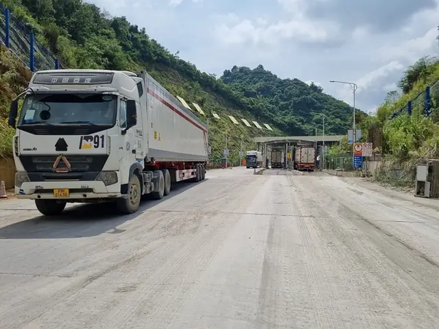 Hàng Hóa Xuất Nhập Khẩu Qua Cửa Khẩu Tân Thanh. Ảnh: H. Nụ