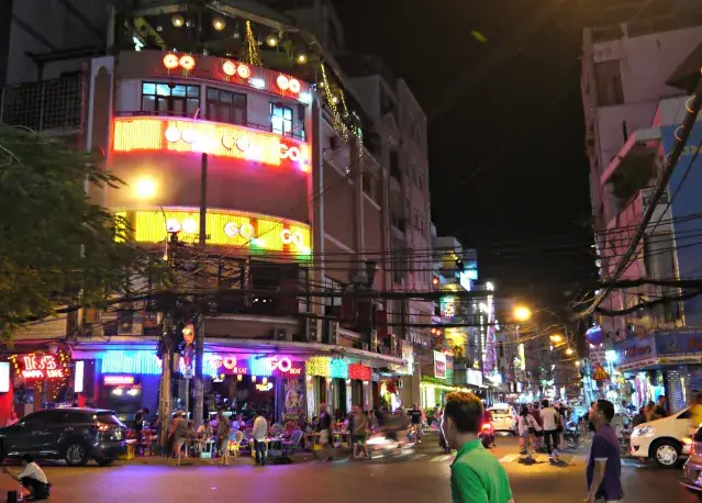 10. Enjoy The City’s Nightlife 10. Enjoy The City’s Nightlife