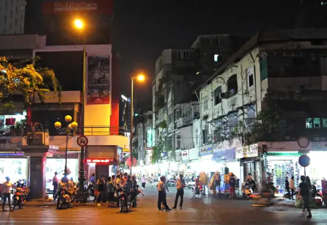 10. Enjoy The City’s Nightlife 10. Enjoy The City’s Nightlife