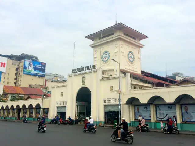 Shop At The Ben Tanh Market & Night Market Shop At The Ben Tanh Market & Night Market