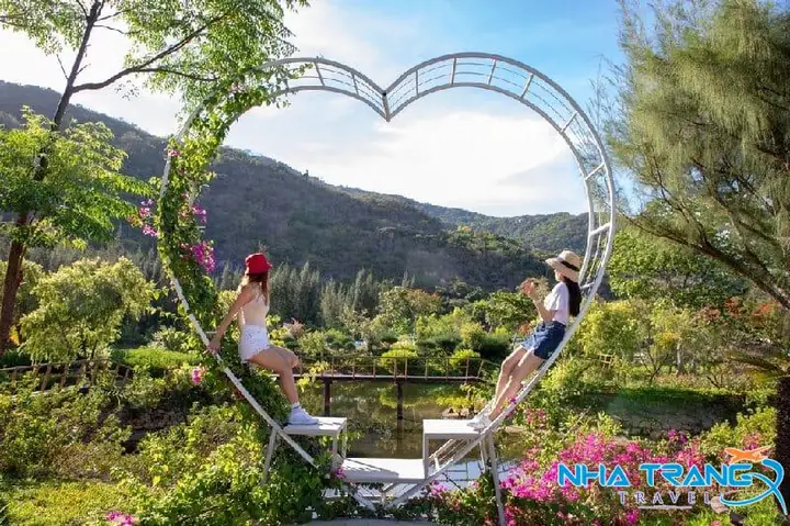 Tour Đảo Khỉ Suối Hoa Lan Nha Trang