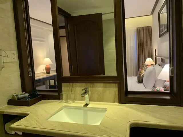 Khách Sạn Trần Viễn Đông Nha Trang: Trải Nghiệm Nghỉ Dưỡng Cao Cấp Giữa Lòng Thành Phố Biển