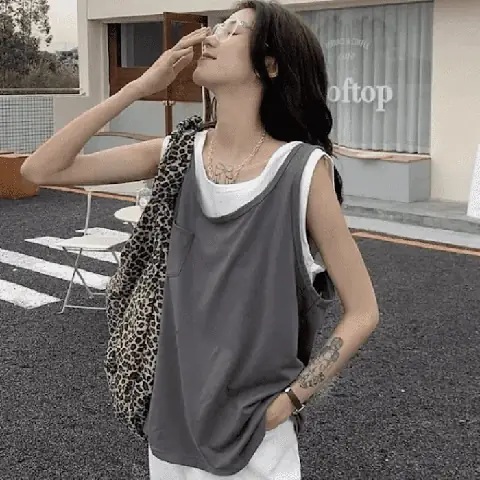 Thời Trang Sân Bay Với Áo Tank Top