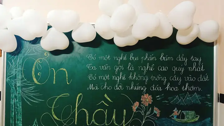Mẫu Trang Trí Bảng 20/11 Sử Dụng Bóng Bay