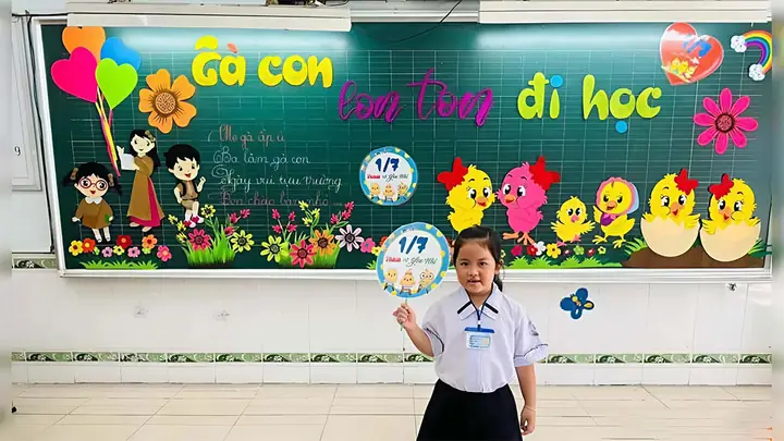 Mẫu Trang Trí Bảng 20/11 Sử Dụng Hình Dán