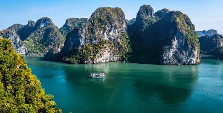 Vẻ Đẹp Ngoại Hạng Của Vịnh Hạ Long Nhìn Từ Trên Cao