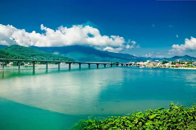 Hướng Dẫn Chi Tiết: Di Chuyển Từ Huế Đến Hội An (và Ngược Lại) Qua Đèo Hải Vân