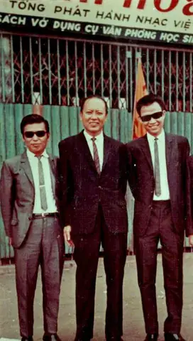 Trên Vách Đá Tôi Tình Cờ Quen Nàng