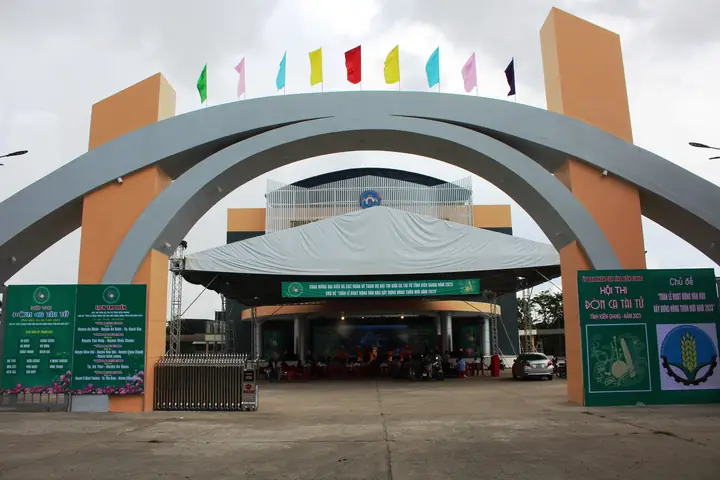 Vho - Sở Văn Hóa Và Thể Thao Kiên Giang Vừa Tổ Chức Công Bố Quyết Định Thành Lập Trung Tâm Văn Hóa, Nghệ Thuật Tỉnh Kiên Giang Trên Cơ Sở Hợp Nhất Trung Tâm Phát Hành Phim Và Chiếu Bóng, Đoàn Cải Lương Nhân Dân Kiên Giang, Trung Tâm Văn Hóa Tỉnh.