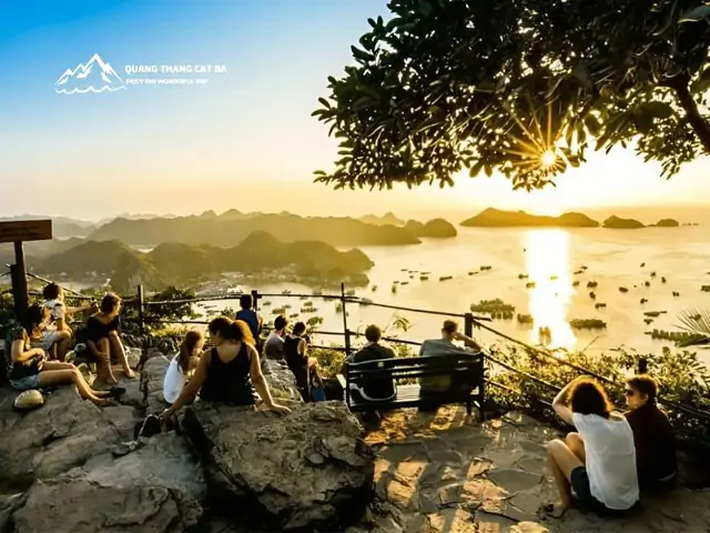 Pháo Đài Thần Công: Ngắm Toàn Cảnh Cát Bà Từ Trên Cao