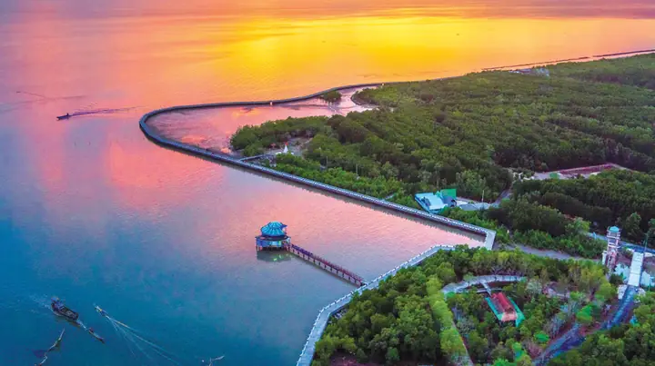 Mũi Cà Mau Nhìn Từ Trên Cao. Ảnh: Nguyễn Vinh Hiển Mũi Cà Mau Nhìn Từ Trên Cao. Ảnh: Nguyễn Vinh Hiển