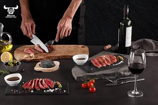 Ussina Aging Beef & Bar Landmark 81: Khám Phá Tinh Hoa Bò Ủ Tuyết