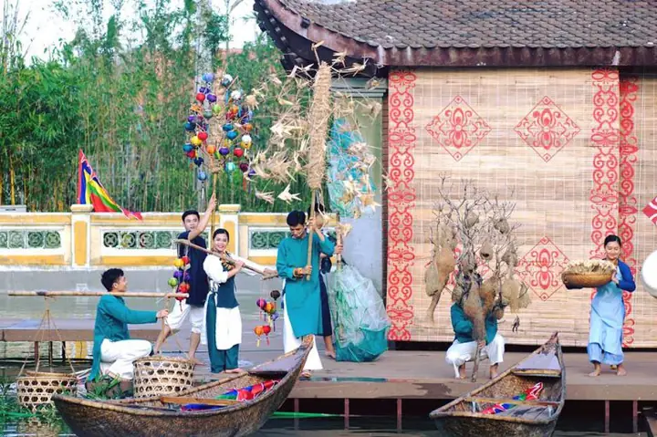 7. Show Diễn & Lễ Hội