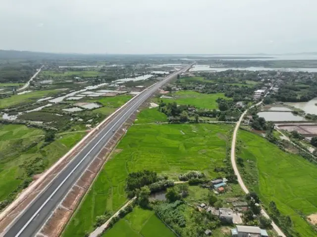 (chinhphu.vn) - Sáng 1/9, Tỉnh Quảng Ninh Tổ Chức Khánh Thành Và Đưa Vào Sử Dụng Tuyến Cao Tốc Vân Đồn - Móng Cái.