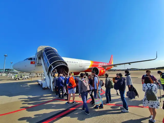 Vé Máy Bay Khứ Hồi Là Gì? Cách Đặt Vé Máy Bay Khứ Hồi | Vietjet Air