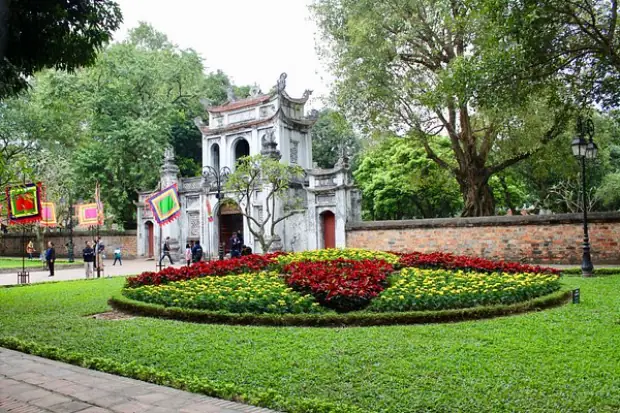 Săn Vé Máy Bay Từ Quảng Ngãi Đi Hà Nội Rẻ Nhất Từ 299.000đ Săn Vé Máy Bay Từ Quảng Ngãi Đi Hà Nội Rẻ Nhất Từ 299.000đ