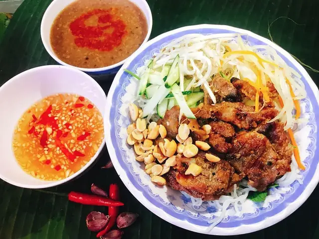 Tới Huế Ăn Gì?