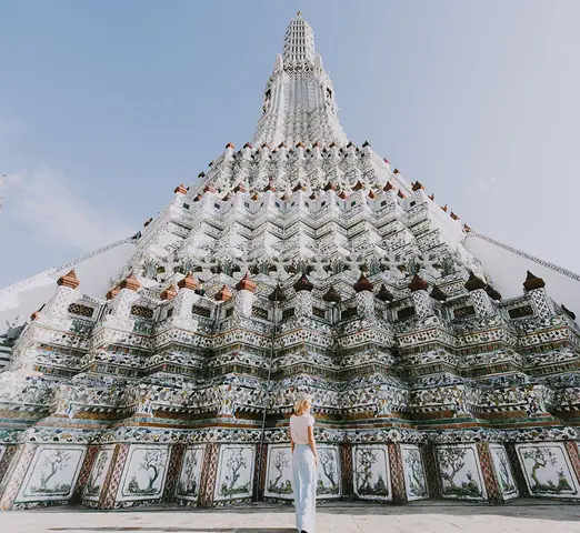 Khám Phá Điểm Đến Nổi Tiếng