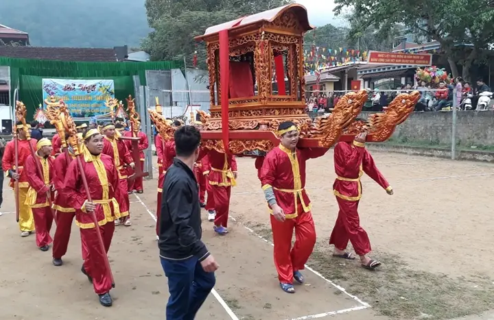 Tìm Hiểu Lễ Hội Khai Hạ Suối Cá Thần Cẩm Lương