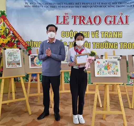 Ủng Hộ Chính Sách Và Đổi Mới