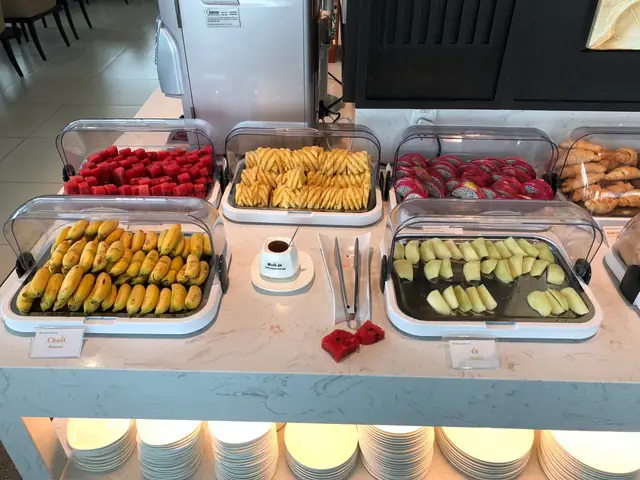 Vietnam Airlines Lotus Business Class Lounge Review (sgn)