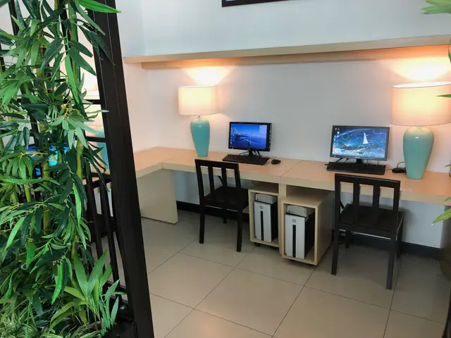 Vietnam Airlines Lotus Business Class Lounge Review (sgn)