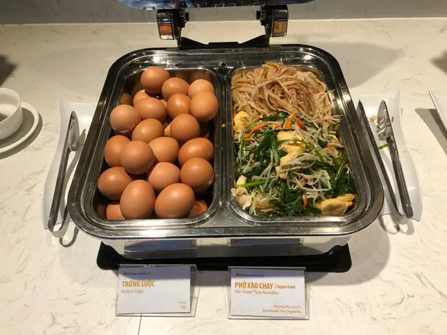 Vietnam Airlines Lotus Business Class Lounge Review (sgn)