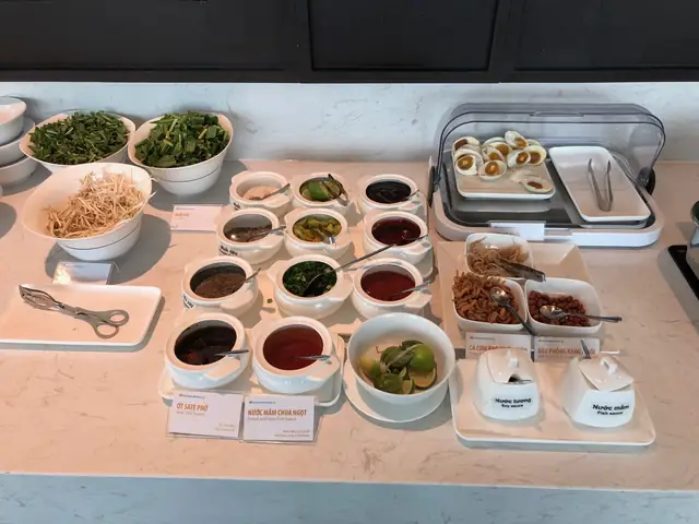 Vietnam Airlines Lotus Business Class Lounge Review (sgn)