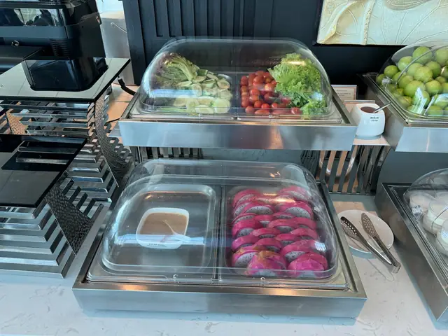 Vietnam Airlines Lotus Business Class Lounge Review (sgn)