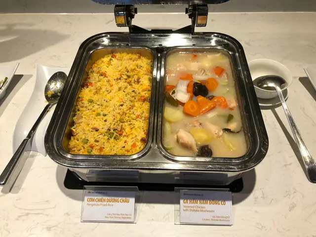 Vietnam Airlines Lotus Business Class Lounge Review (sgn)