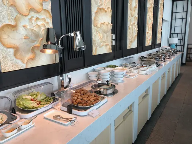 Vietnam Airlines Lotus Business Class Lounge Review (sgn)