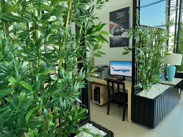 Vietnam Airlines Lotus Business Class Lounge Review (sgn)