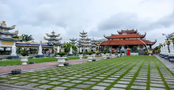 Chùa Cao Linh - Cổ Tự 300 Năm Tuổi Ở Thành Phố Hoa Phượng Đỏ