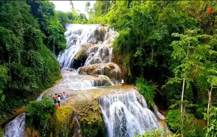 Go Lao Waterfall Go Lao Waterfall