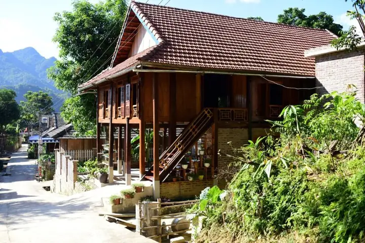 Sleep In An Authentic Tai Homestay Sleep In An Authentic Tai Homestay