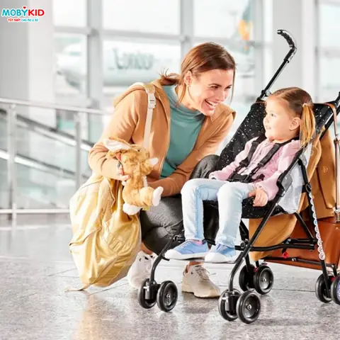 Có Được Mang Xe Đẩy Trẻ Em Lên Máy Bay Không?