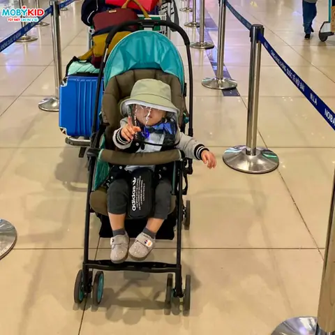 Những Lưu Ý Khi Mang Xe Đẩy Cho Bé Lên Máy Bay